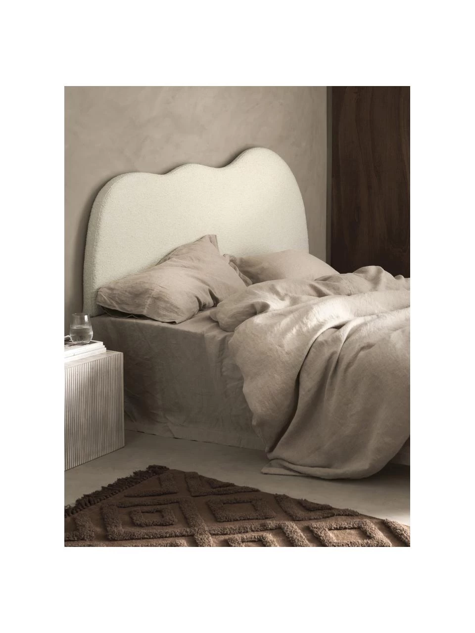Gepolstertes Bouclé-Kopfteil Wave in Weiß, B 184 x H 80 cm 2 Gepolstertes Bouclé-Kopfteil Wave in Weiß, B 184 x H 80 cm – Bild 2