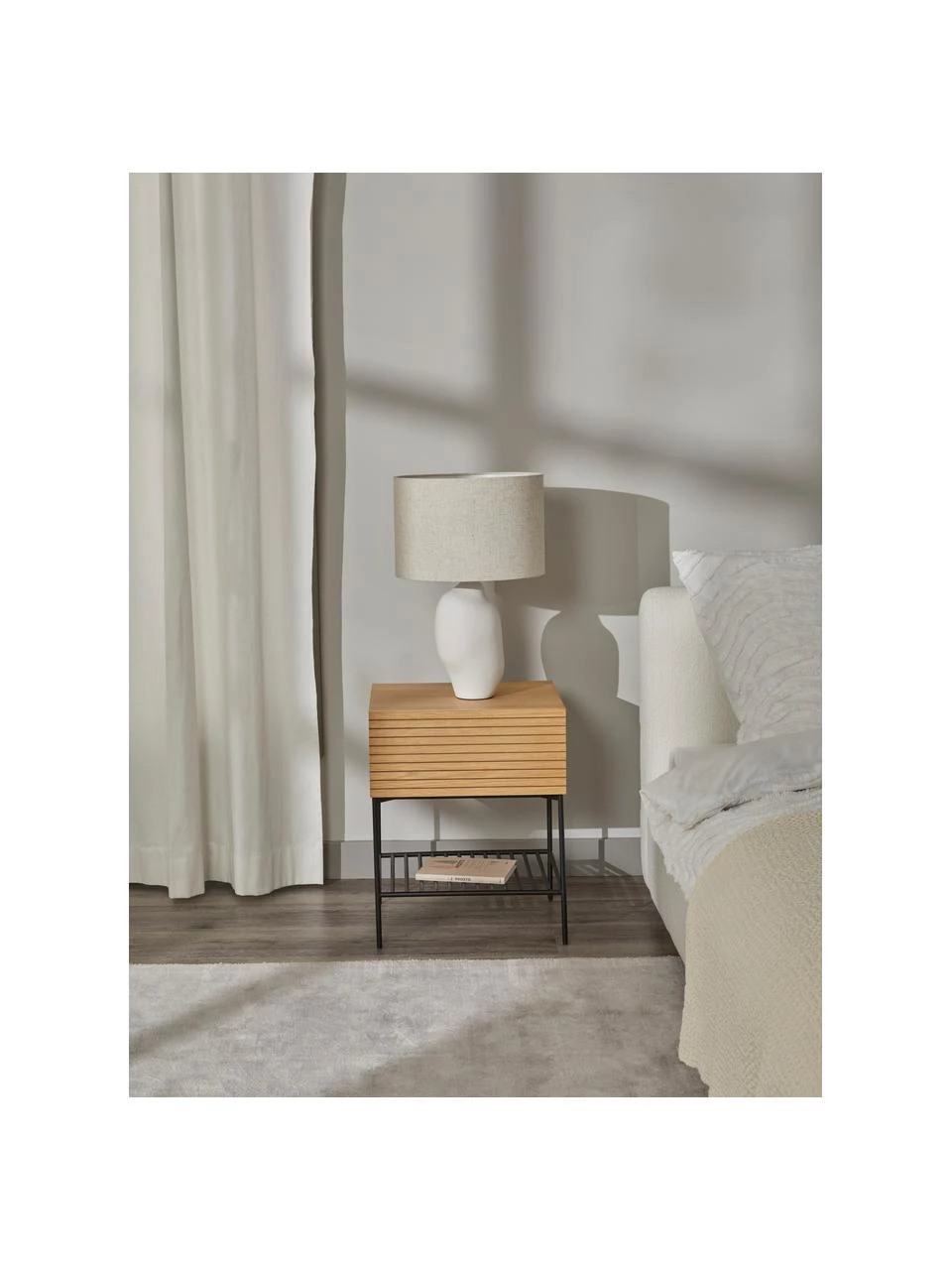 Westwing Collection Holz-Nachttisch Johanna mit Schublade, B 45 x H 56 cm 2 Westwing Collection Holz-Nachttisch Johanna mit Schublade, B 45 x H 56 cm – Bild 2