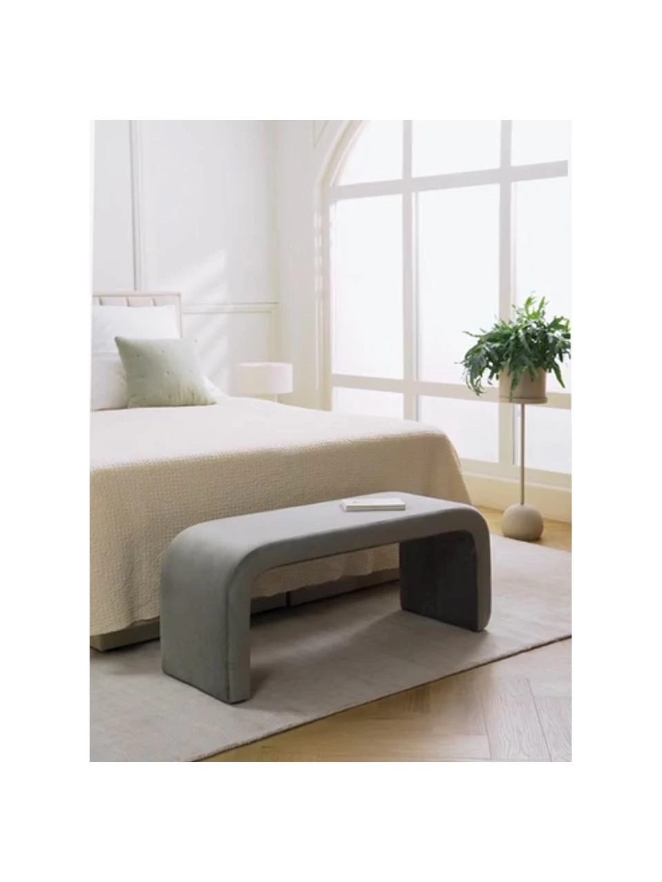 Westwing Collection Moderne Samt-Polsterbank Penelope in Grau, B 110 x H 46 cm 2 Westwing Collection Moderne Samt-Polsterbank Penelope in Grau, B 110 x H 46 cm – Bild 2