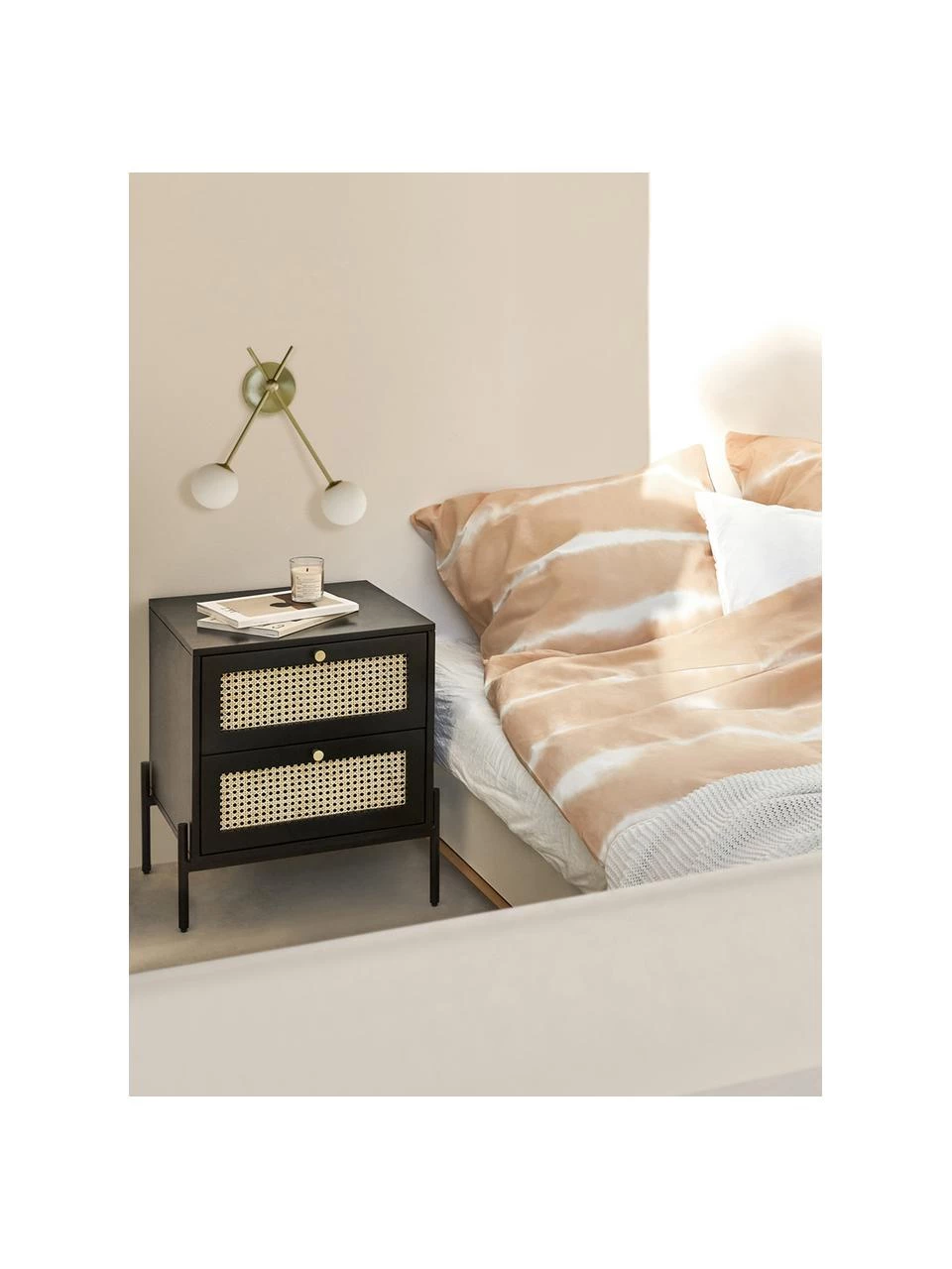 Westwing Collection Nachttisch Vienna mit Schubladen in Schwarz, B 45 x H 55 cm 2 Westwing Collection Nachttisch Vienna mit Schubladen in Schwarz, B 45 x H 55 cm – Bild 2