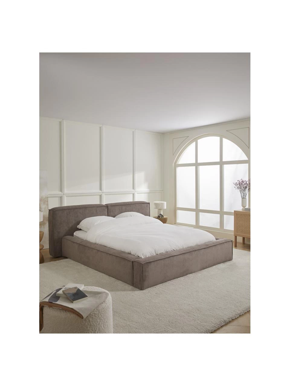 Westwing Collection Polsterbett Lennon mit Stauraumfunktion in Braun aus Cord, B 140 x L 200 cm 3 Westwing Collection Polsterbett Lennon mit Stauraumfunktion in Braun aus Cord, B 140 x L 200 cm – Bild 3