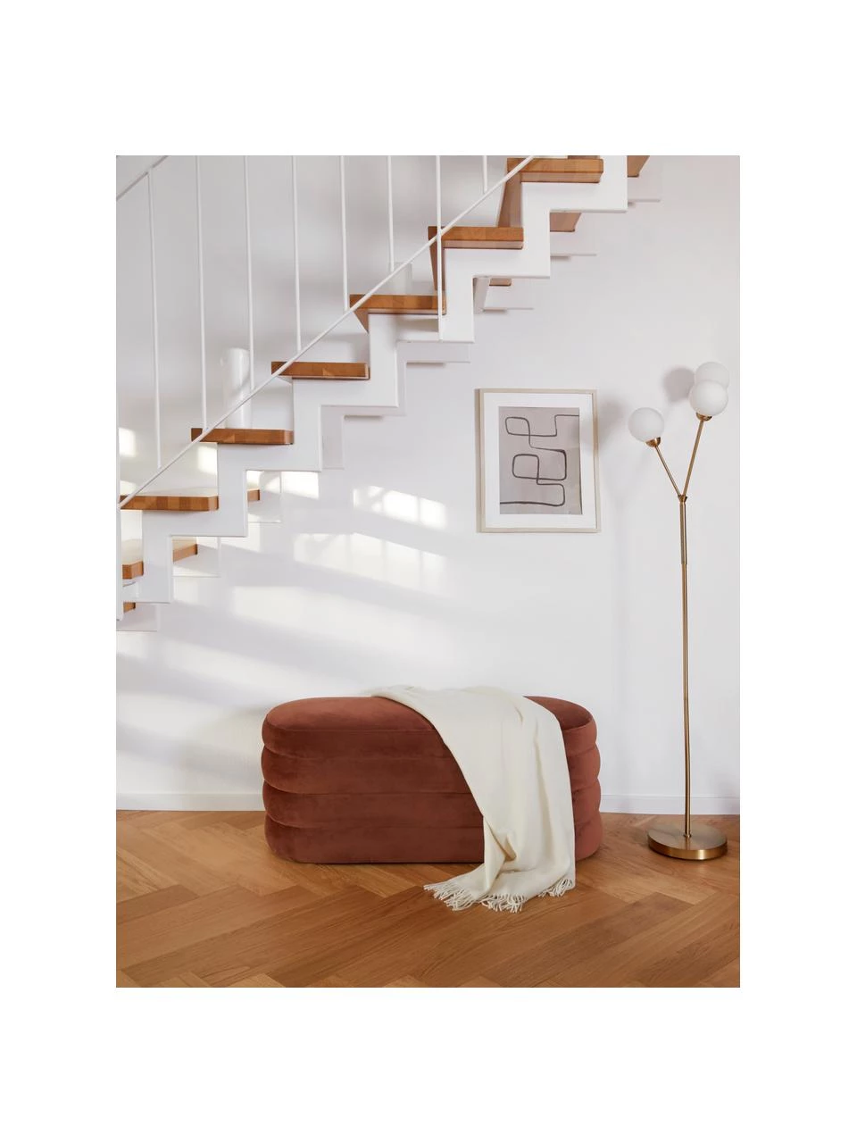 Westwing Collection Samt-Polsterbank Alto in Braun, B 110 x H 47 cm 2 Westwing Collection Samt-Polsterbank Alto in Braun, B 110 x H 47 cm – Bild 2