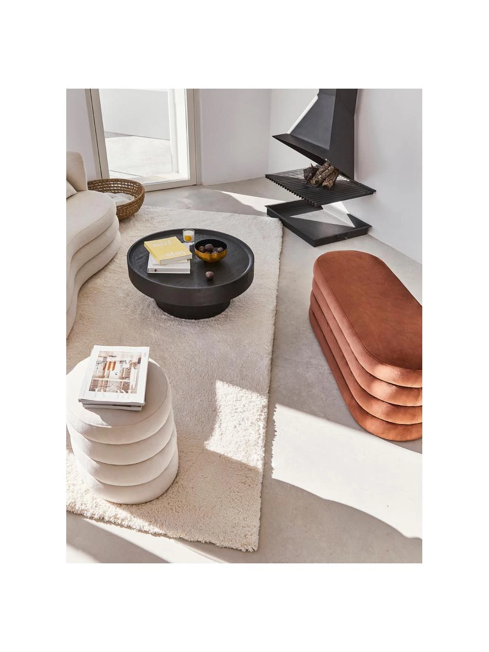 Westwing Collection Samt-Polsterbank Alto in Braun, B 110 x H 47 cm 4 Westwing Collection Samt-Polsterbank Alto in Braun, B 110 x H 47 cm – Bild 4