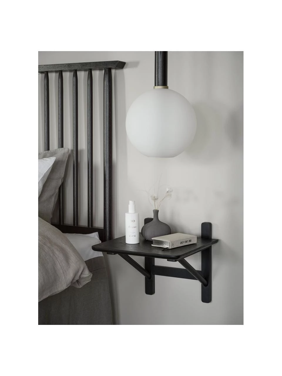 Rowico Wand-Nachttisch Camrose aus Eichenholz in Schwarz, B 40 x H 35 cm 5 Rowico Wand-Nachttisch Camrose aus Eichenholz in Schwarz, B 40 x H 35 cm – Bild 5